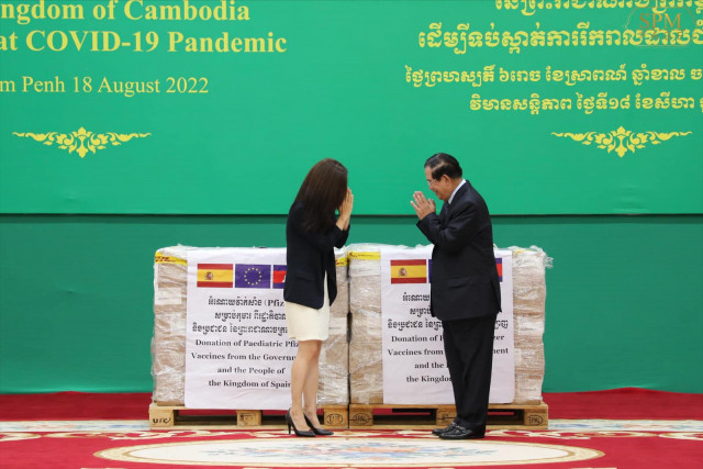 Cambodia Receives 300,000 Pfizer Doses from Spain 