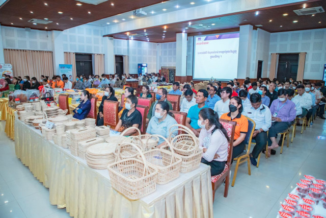  Siem Reap Officials and Business People Discuss How to Best Promote Local Products 