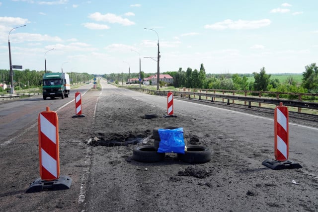 Ukrainian forces claim gains on southern front