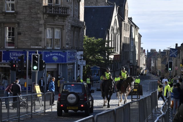 UK police remind officers of right to protest amid anti-royal demos