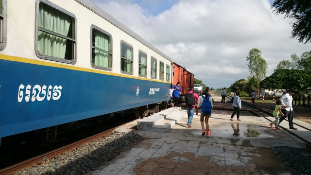 Laos Plans to Link to Cambodia via Railroads