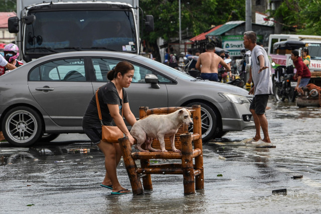 Five rescuers killed in Philippine typhoon