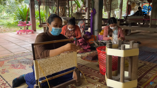 Conserving Cambodians Silk with Traditional Skills