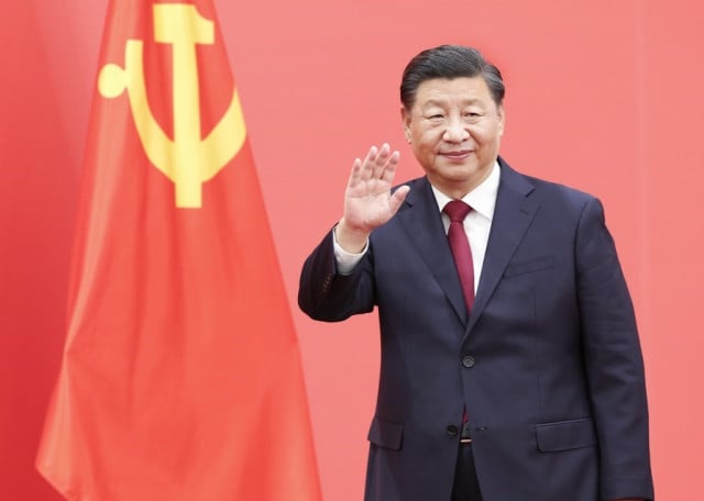 Profile: Xi Jinping leads China on new journey