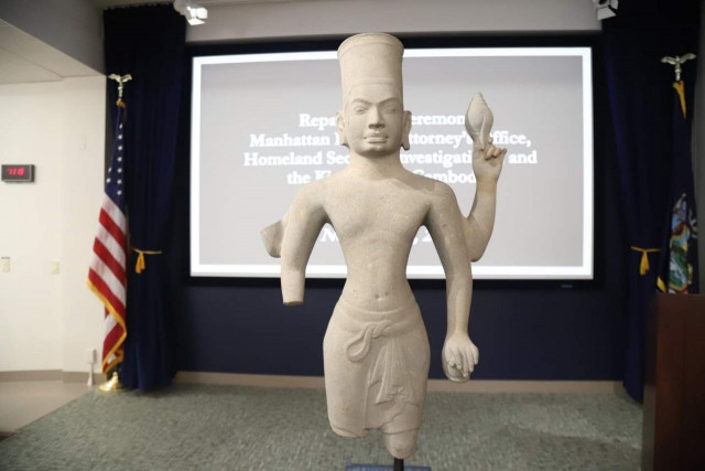 U.S. Returns Looted Vishnu Statue