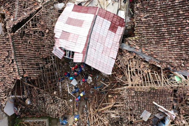 Indonesia boy, 6, rescued from quake rubble after two days