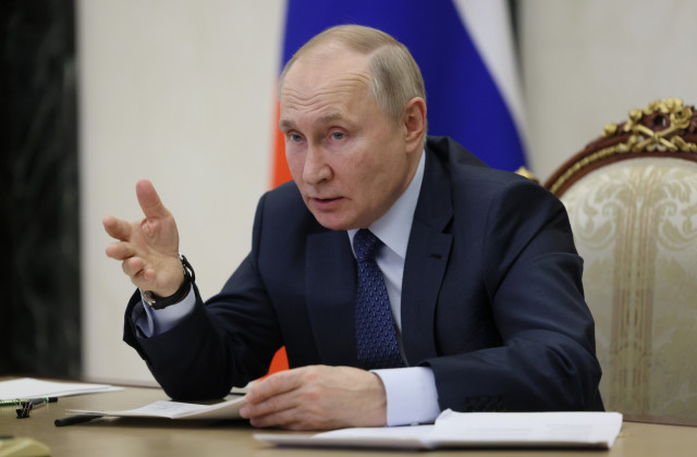 Putin says nuclear tensions 'rising' but Moscow won't deploy first