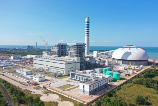 Chinese-invested largest power generation project in Cambodia launches operation