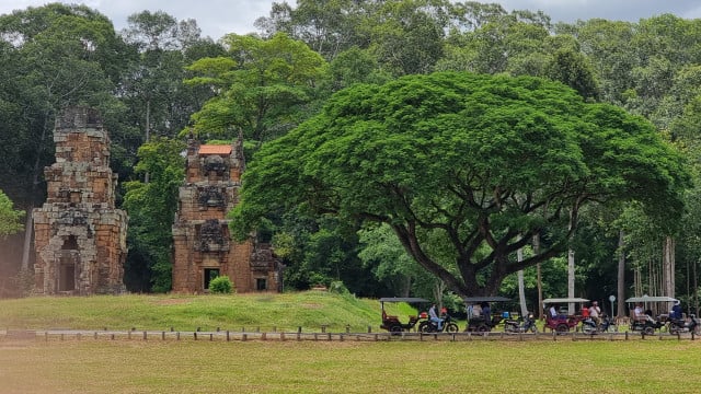 The Suor Prat temple: Vestige of Minor States Paying Homage to Angkor?