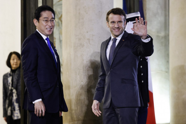 Japan, France vow more security cooperation in Asia-Pacific