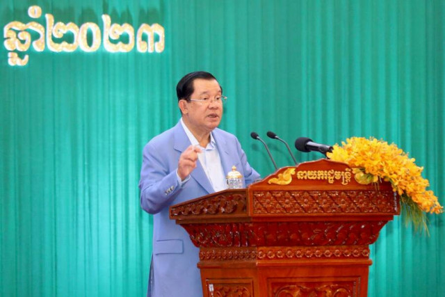 Journalists Are Not the Enemy, Hun Sen Says to Government Officials