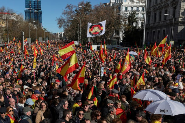 Thousands protest against Spanish govt in Madrid