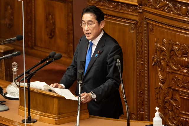 Japan PM says considering Ukraine trip