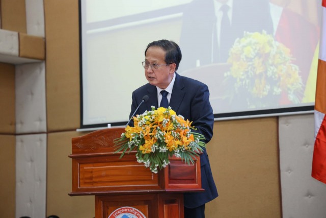 Cambodia to Set Up Commercial Centers in China