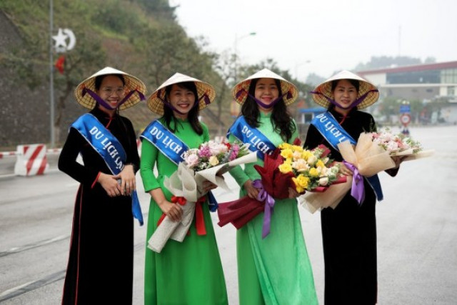 Vietnam welcomes 1st Chinese tour groups in three years