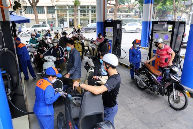 Vietnam Raises Retail Fuel Prices by 5 pct to 7-month High