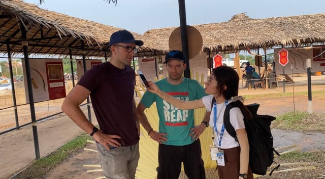 Foreigners Try Hands at Khmer Archery 