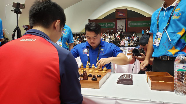 Sok Limheng Wins Gold in Khmer Chess 