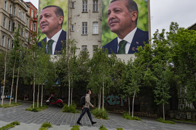 Erdogan Defends Putin against Election Meddling Claims