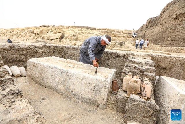 Egypt Unveils Discovery of Ancient Mummification Workshops, Tombs in Saqqara