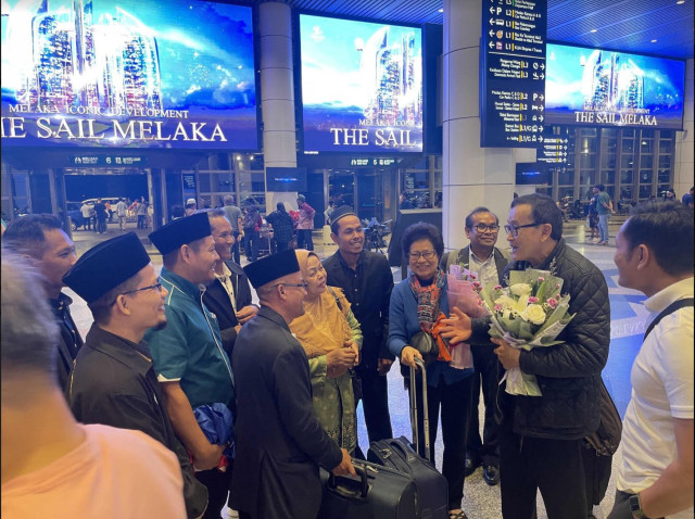 Malaysia Keeps Sam Rainsy Visit at Arm’s Length