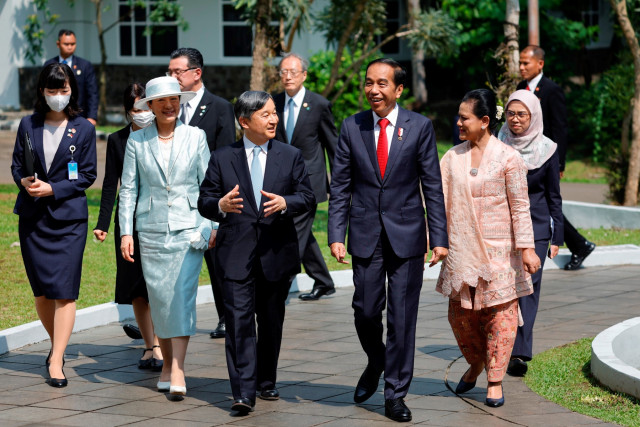 Indonesia's Widodo Hosts Japanese Emperor