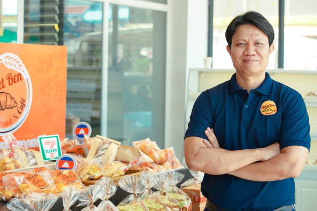 Cambodia's Chrizt Ben Palm Bread is Available at 7-Eleven