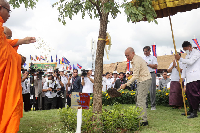 Cambodian King Highlights Significance of Forest on Arbor Day