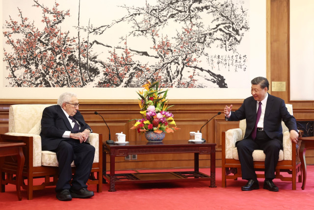 Xi Hails 'Old Friend' Kissinger in Beijing Meeting