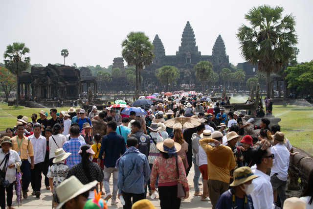 China 2nd-largest Source of Foreign Tourists to Cambodia's Famed Angkor in Q2