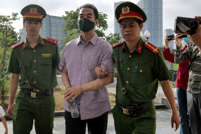 Vietnam jails officials over rescue flight bribes