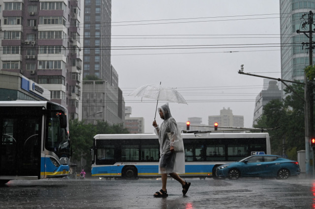 Raging Storm Washes Away Cars, Swathes of Northern China on Red Alert
