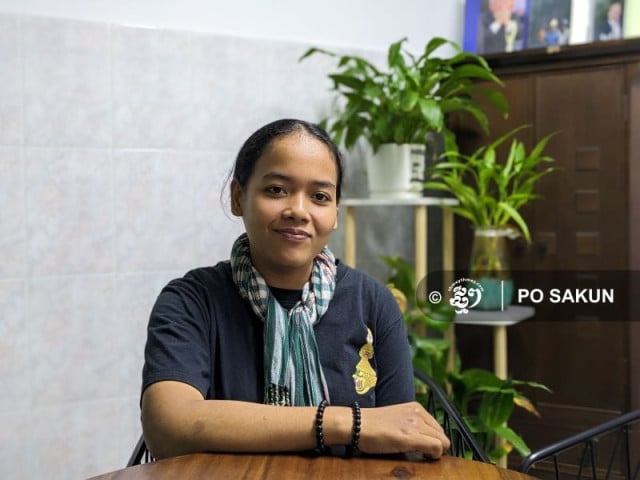 Chhem Sreykea’s Poor Background Inspires Free Libraries	