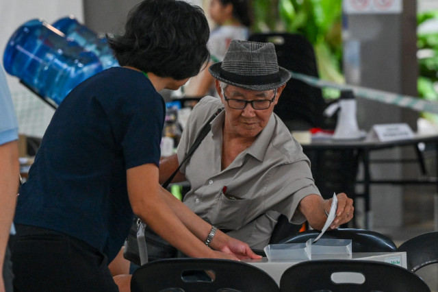 Singapore Holds First Contested Presidential Vote in over a Decade