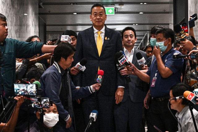 Thai king endorses new cabinet