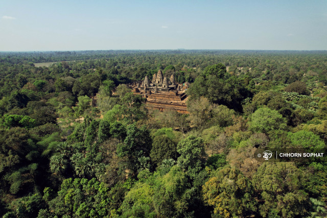 Cambodia's Angkor sees nearly 500,000 int'l tourists in 8 months