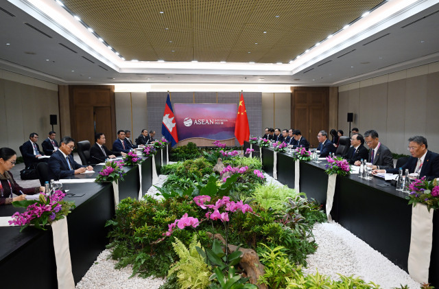 China-Cambodia Ties Rock Solid, Set Example for New Type of Int'l Relations: Chinese Premier