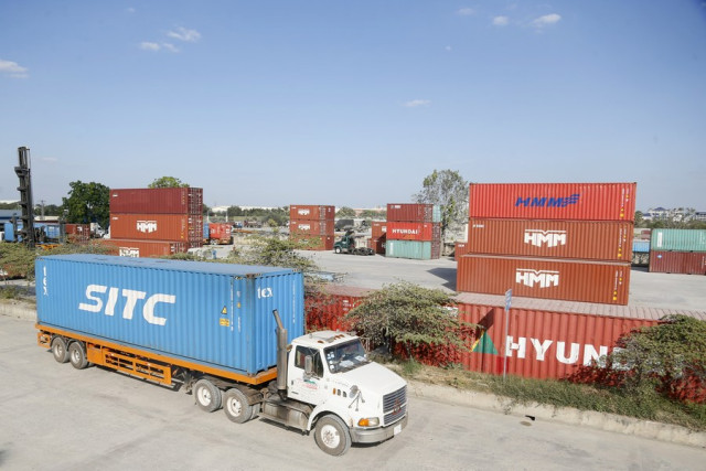 Cambodia's exports worth 15.7 bln USD in 8 months, up 0.3 pct