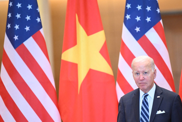 Biden Leads US Tech Push in Vietnam