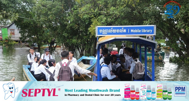 Mobile Library Encourages Children and Young People of the Tonle Sap River to Read and Study