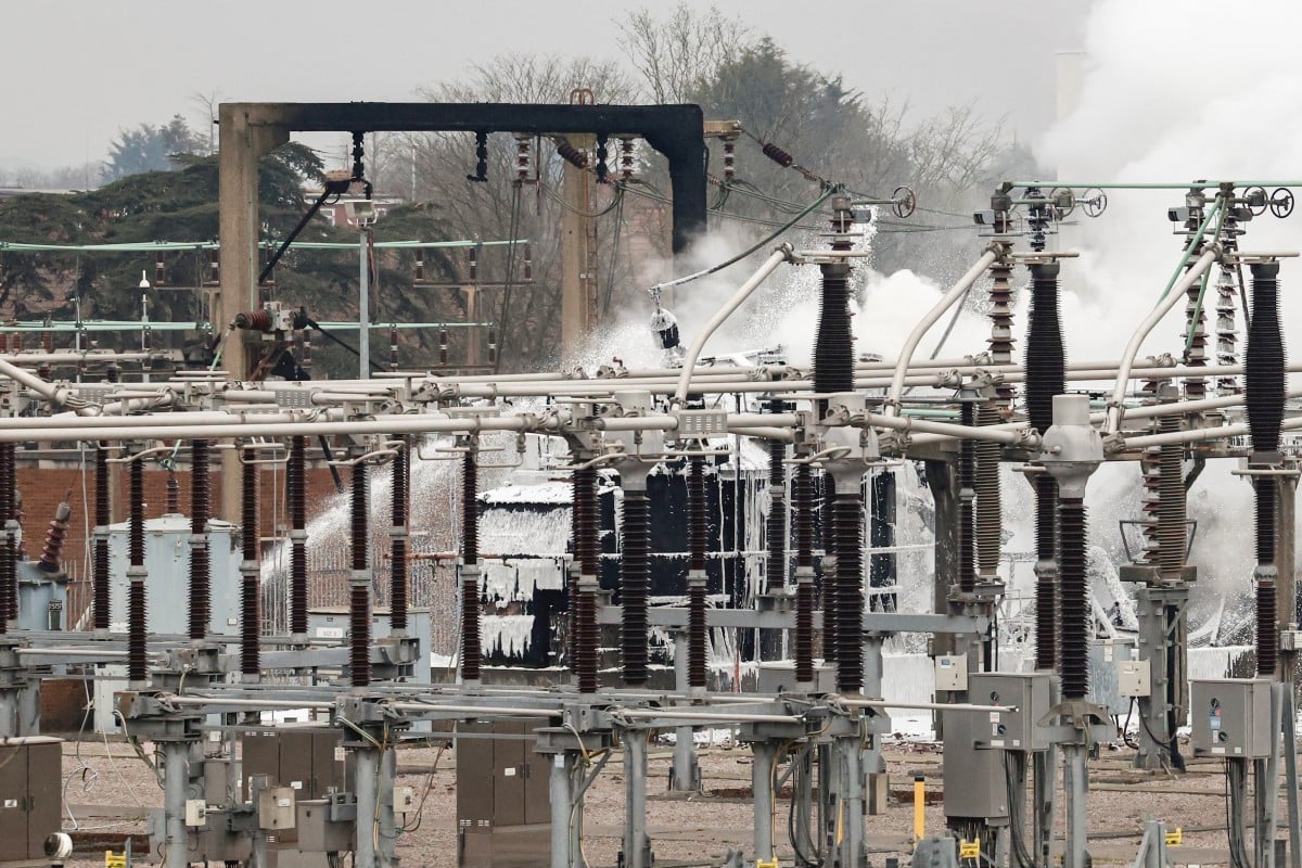 London's Heathrow Airport Closed after Fire Causes Major Power Cut London's Heathrow Airport Closed after Fire Causes Major Power Cut
