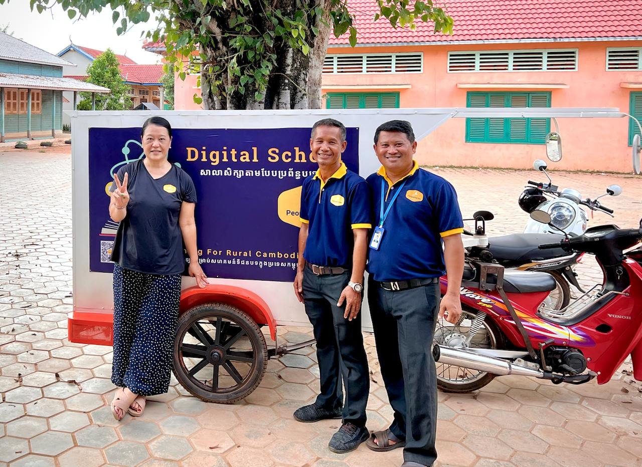 Tuk-Tuk School Brings Digital Chances for Students (VIDEO) Tuk-Tuk School Brings Digital Chances for Students (VIDEO)