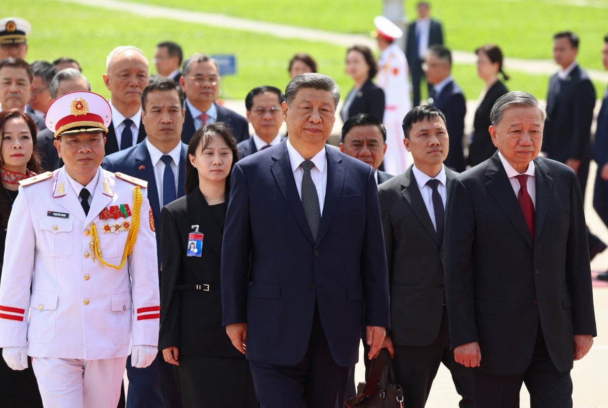 Xi's Vietnam Trip Aiming to 'Screw' US, Says Trump Xi's Vietnam Trip Aiming to 'Screw' US, Says Trump