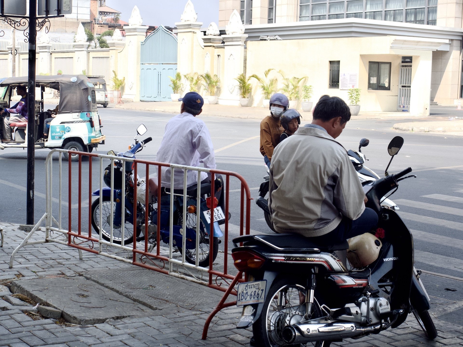 Home Is Out of Reach for Working Poor on Khmer New Year Home Is Out of Reach for Working Poor on Khmer New Year