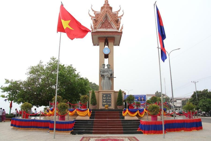 Vietnam to Build Cambodian Friendship Monument